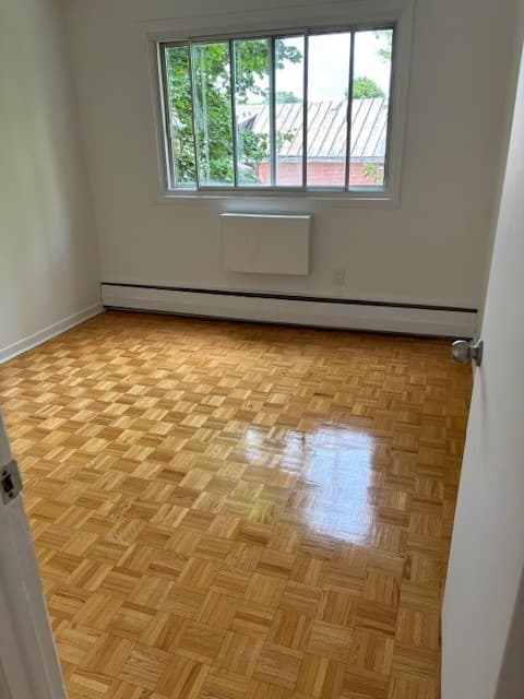 335 Lakeshore · Apt. 345-205 — Photo 1 of 11 — 335 Lakeshore · Apt. 345-205