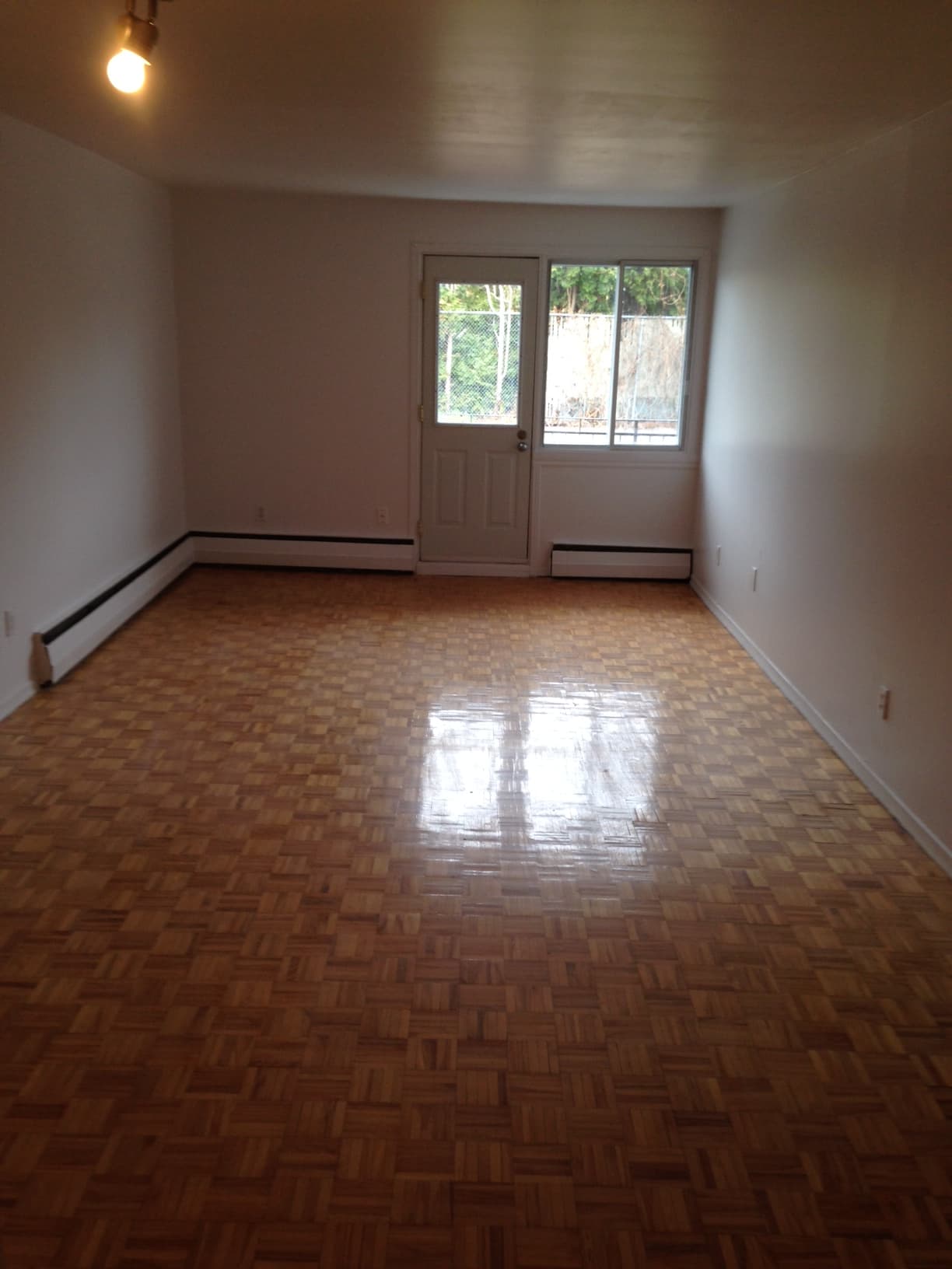 9101 Rue de Godbout · Apt. 9101-201 — Photo 1 of 7 — 9101 Rue de Godbout · Apt. 9101-201