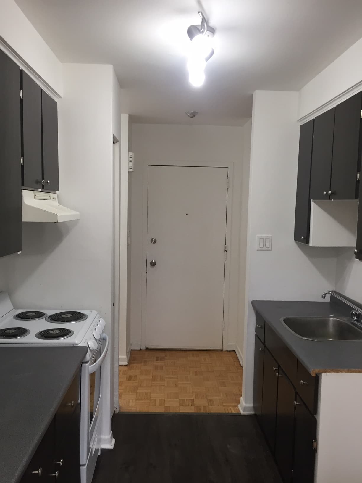 335 Lakeshore · app. 335-106 — Photo 1 de 10 — 335 Lakeshore · app. 335-106